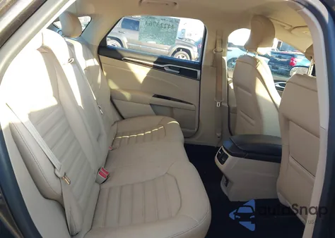 2016 Ford Fusion Hybrid Se z USA, uszkodzony, nr VIN 3FA6P0LU2GR402400